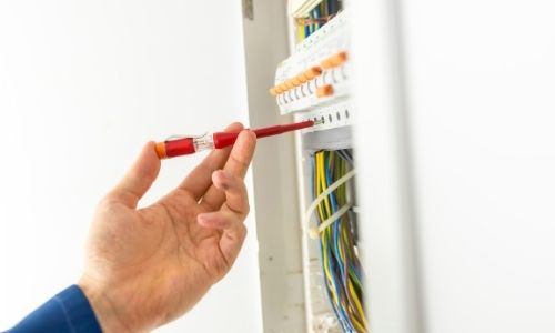 how does circuit tester work